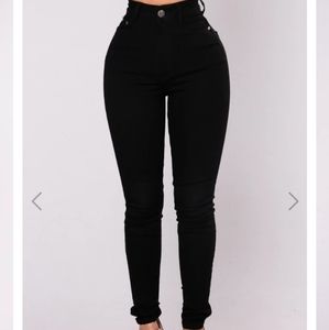 Coraline High Rise Jean's in black